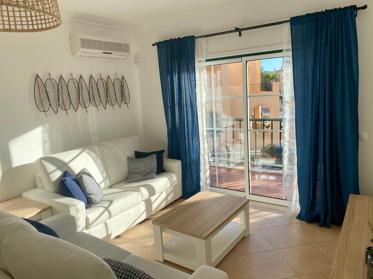 St. James Beach & Pool Apartment Luz Extérieur photo