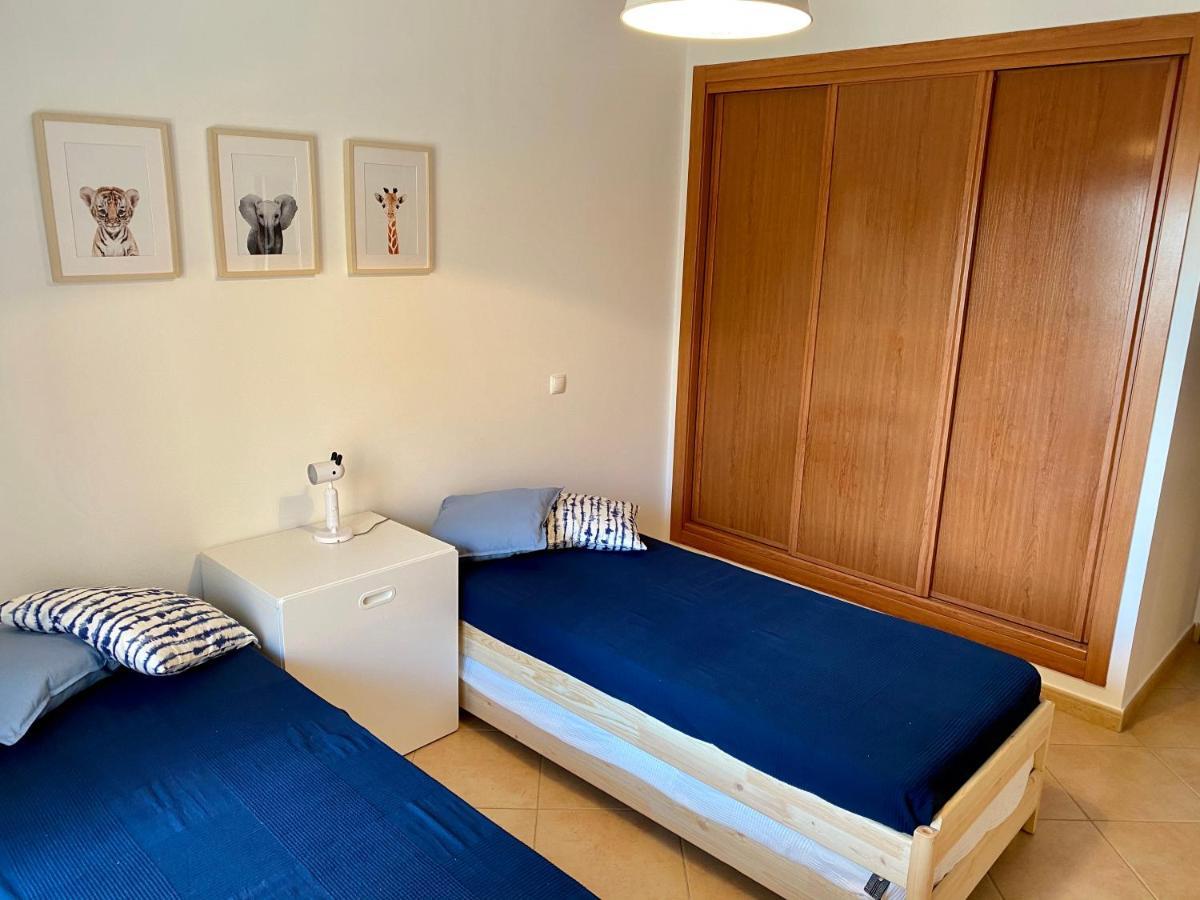 St. James Beach & Pool Apartment Luz Extérieur photo